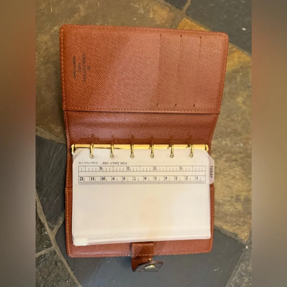 Authentic Louis Vuitton Agenda PM - Picture 3 of 9